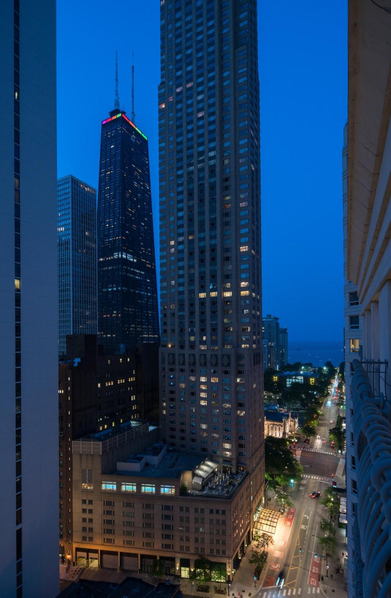 The Bernardin Gold Coast Luxury Apartments Near Magnificent Mile Chicago Kültér fotó
